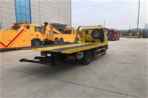 黄南非事故拖车