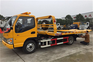 黄南哪里有拖车服务