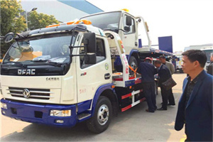 黄南汽车道路救援拖车价格